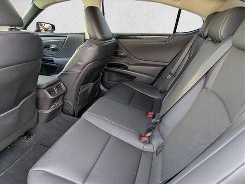 Used 2024 Lexus ES 350 w/ Accessory Package (Z1) FWD image 18