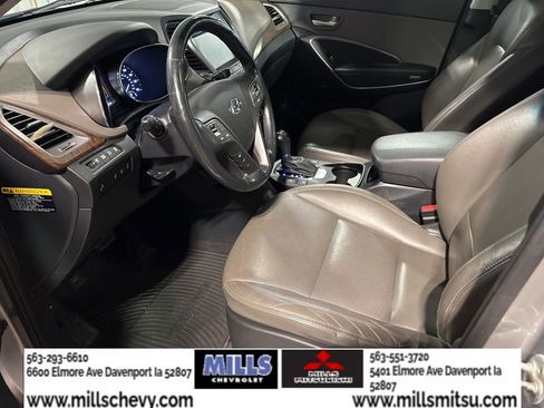 Used 2017 Hyundai Santa Fe SE image 11