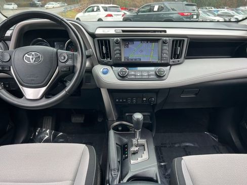 Used 2018 Toyota RAV4 XLE image 16