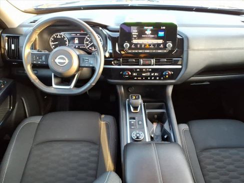 Certified 2025 Nissan Pathfinder SV image 22