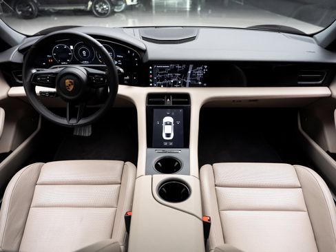 Used 2022 Porsche Taycan 4S image 40