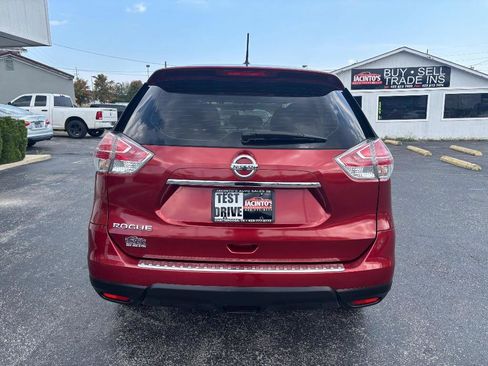 Used 2016 Nissan Rogue S image 2