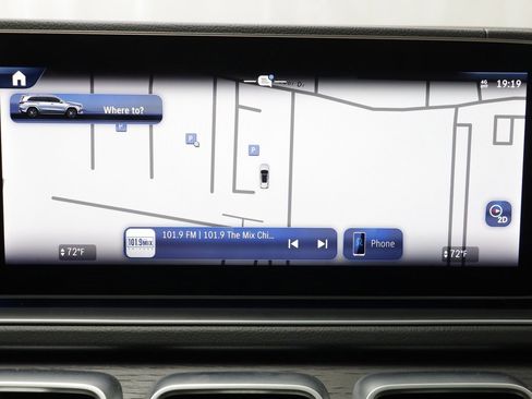 Used 2025 Mercedes-Benz GLS 450 4MATIC image 9