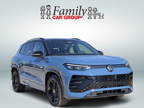 New 2026 Volkswagen Tiguan SE R-Line FWD image 2