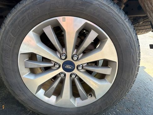Used 2017 Ford F150 XL w/ Equipment Group 101A Mid RWD image 11