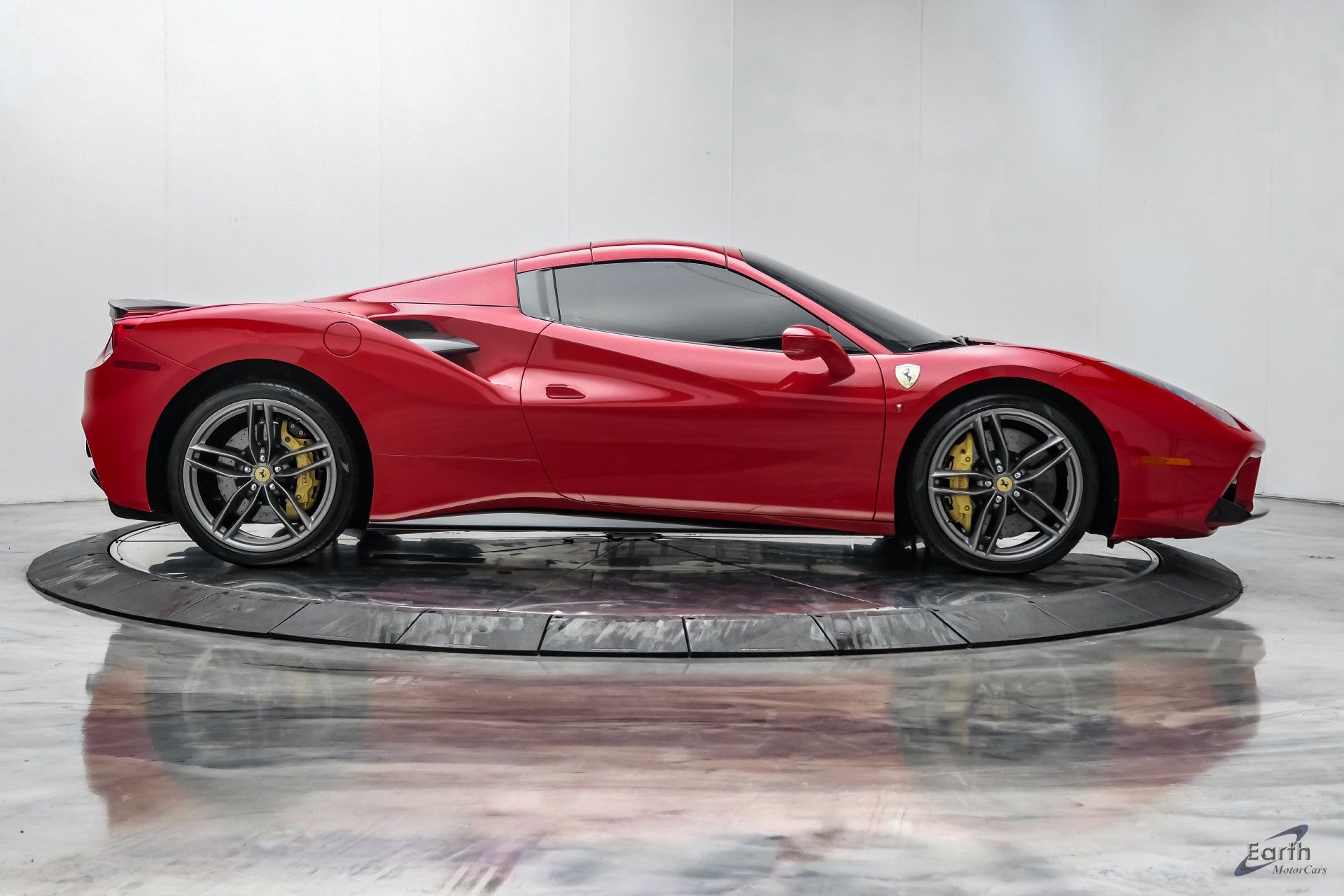 Used 2018 Ferrari 488 Spider RWD image 28