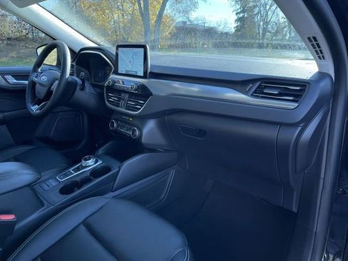 Used 2022 Ford Escape Titanium w/ Class II Trailer Tow Package image 30