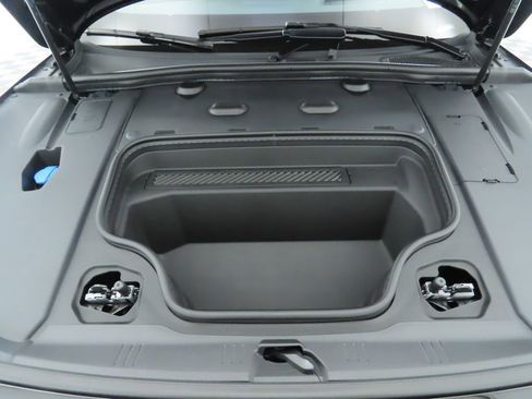 Used 2025 Audi A6 e-tron Premium Plus w/ Premium Plus image 31