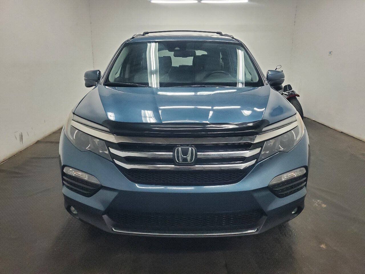Used 2016 Honda Pilot Touring image 2