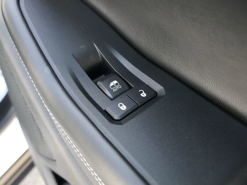 Used 2025 Jeep Grand Cherokee Laredo X image 22