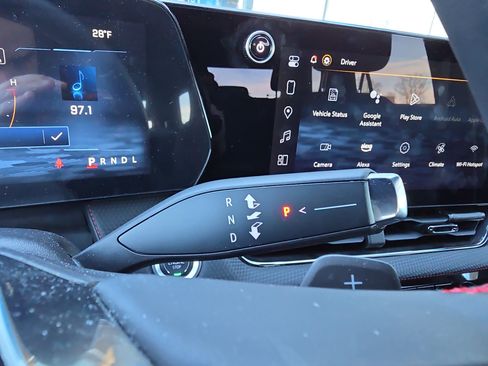 Used 2025 Chevrolet Equinox RS w/ Safety and Technology Package image 20