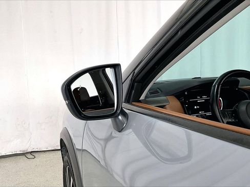 Used 2023 Nissan Pathfinder Platinum w/ Cargo Package image 10