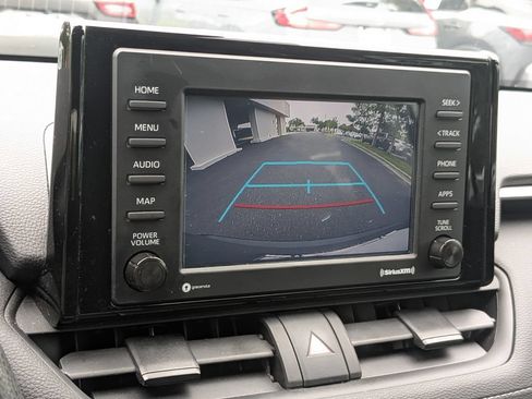 Used 2022 Toyota RAV4 LE FWD image 20