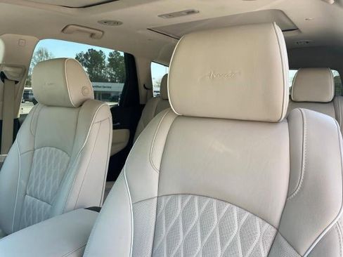 Used 2023 Buick Enclave Avenir w/ Trailering Package, 5000 lbs. FWD image 18
