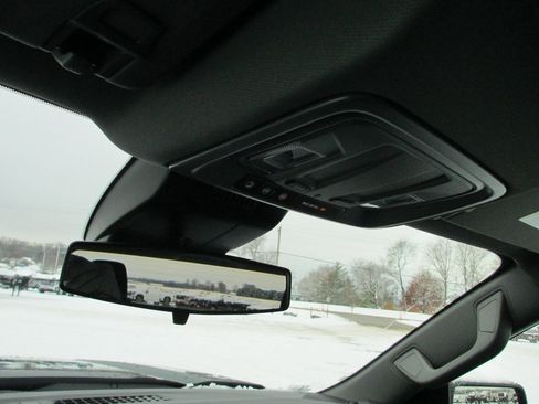 New 2026 GMC Sierra 1500 SLE image 18