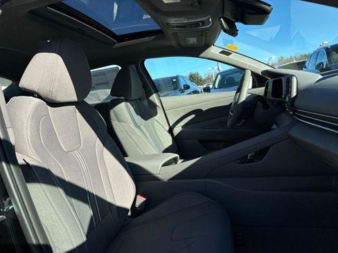New 2026 Hyundai Elantra SEL Sport Premium FWD image 12