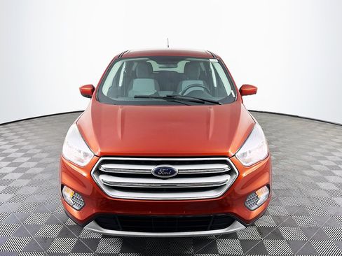 Used 2019 Ford Escape SE image 2