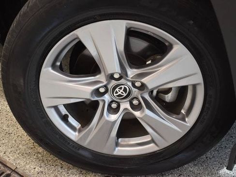Used 2025 Toyota RAV4 XLE w/ Weather Package AWD/4WD image 29