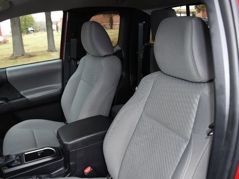 Used 2021 Toyota Tacoma SR5 image 12