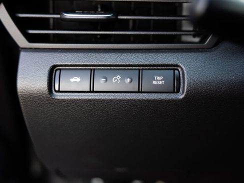 Used 2025 Nissan Altima 2.5 SV FWD image 22