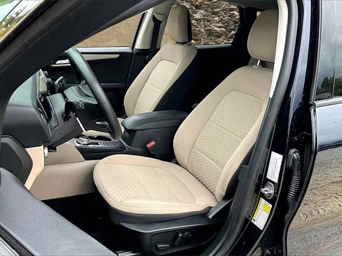 Used 2021 Ford Escape SE image 24