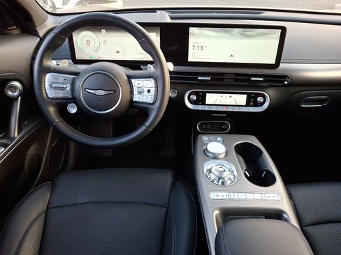 Certified 2023 Genesis GV60 Advanced AWD/4WD image 12