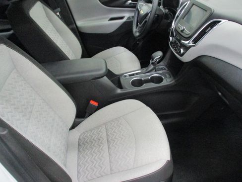 Used 2023 Chevrolet Equinox LT w/ Driver Convenience Package image 12