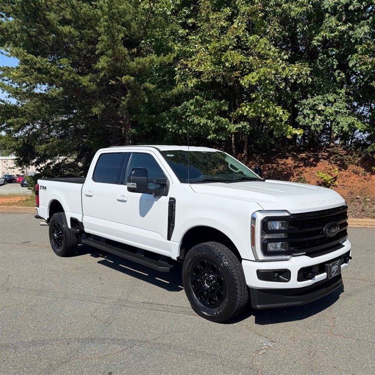 Used 2024 Ford F250 Lariat w/ Black Appearance Package AWD/4WD image 9