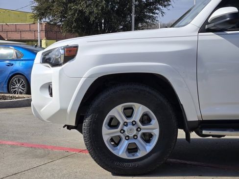 Used 2018 Toyota 4Runner SR5 image 10