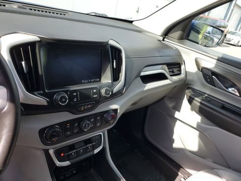 Used 2022 GMC Terrain SLT image 26
