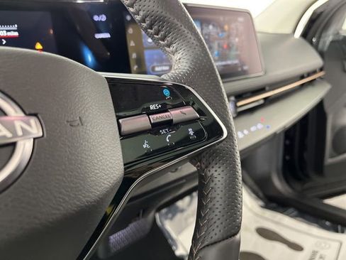 Used 2023 Nissan Ariya FWD image 21