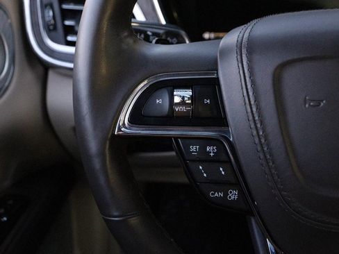 Used 2020 Lincoln Continental Reserve w/ Luxury Package image 12