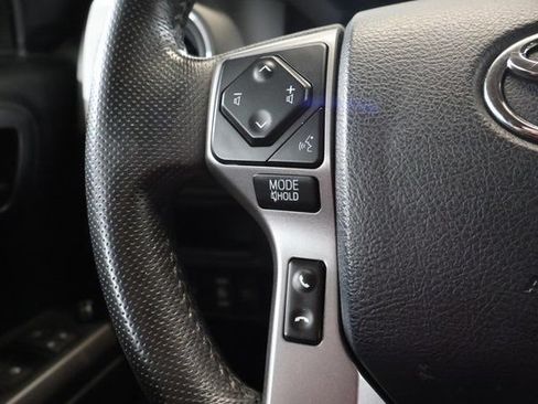 Used 2019 Toyota Tacoma SR5 AWD/4WD image 18