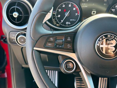 Used 2018 Alfa Romeo Stelvio Ti Sport image 38