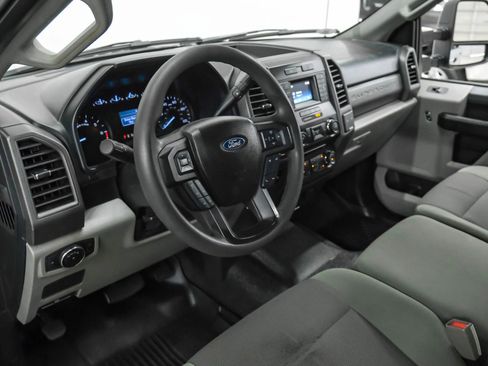 Used 2018 Ford F250 XL w/ Power Equipment Group image 2