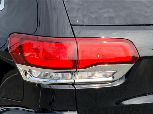 Used 2020 Jeep Grand Cherokee Laredo w/ Laredo X Package image 26