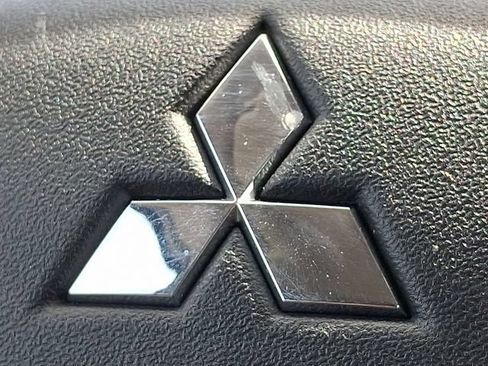 Used 2023 Mitsubishi Outlander ES FWD image 30