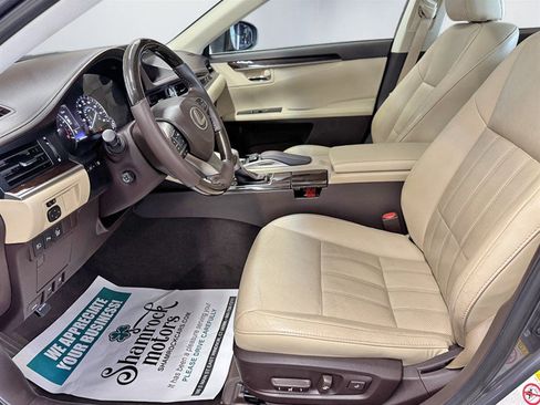Used 2016 Lexus ES 350 w/ Luxury Package w/Wood Trim FWD image 14