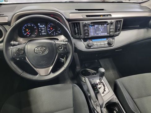 Used 2017 Toyota RAV4 XLE AWD/4WD image 29