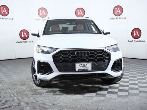 Used 2025 Audi Q5 2.0T Premium Plus w/ Premium Plus Package image 3