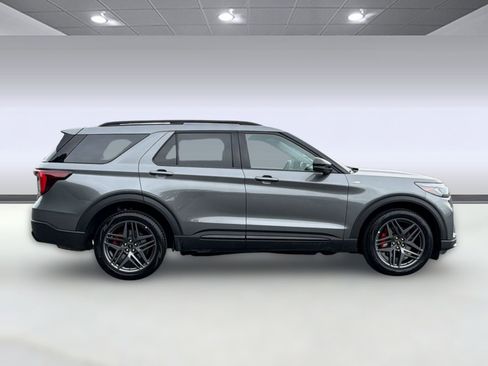Certified 2025 Ford Explorer ST-Line w/ ST-Line Street Pack AWD/4WD image 8