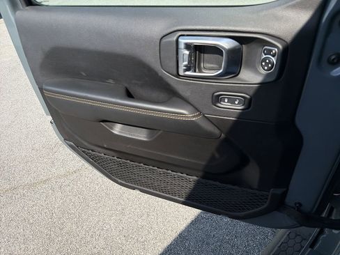 Used 2025 Jeep Wrangler Sahara w/ Safety Group image 14