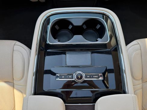 Used 2018 Lincoln Navigator L Reserve w/ Technology Package image 40