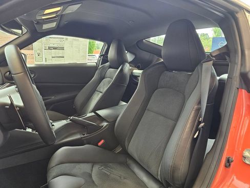 New 2024 Nissan Z Performance w/ Heritage Edition RWD image 13