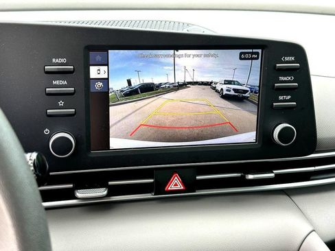Used 2026 Hyundai Elantra SE FWD image 17
