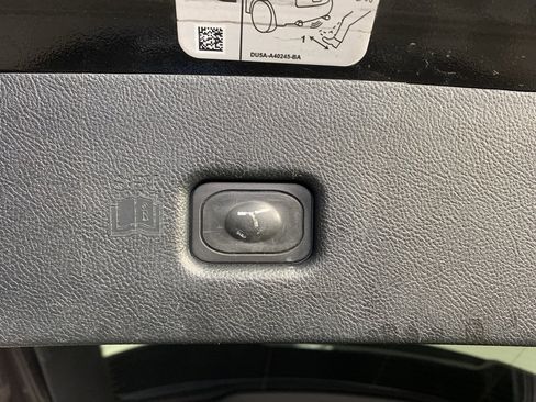 Used 2020 Lincoln Nautilus Reserve w/ Equipment Group 202A image 38