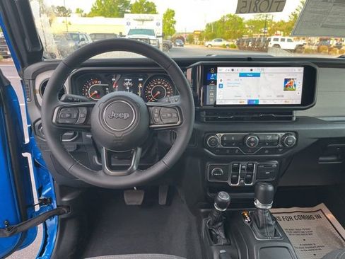 New 2026 Jeep Gladiator Sport AWD/4WD image 15