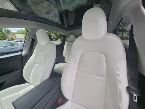 Used 2023 Tesla Model Y AWD image 38