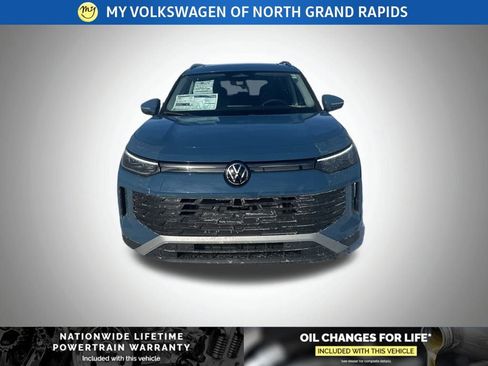 New 2026 Volkswagen Tiguan SE image 8