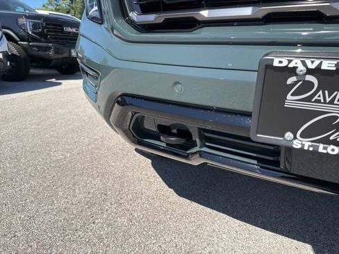 New 2026 GMC Yukon AT4 Ultimate w/ LPO, Floor Liner Package AWD/4WD image 11